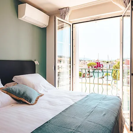 Hotel apartamentowy Le Suffren Grimaud