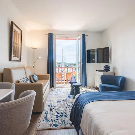 Le Suffren Hotel apartamentowy 4*